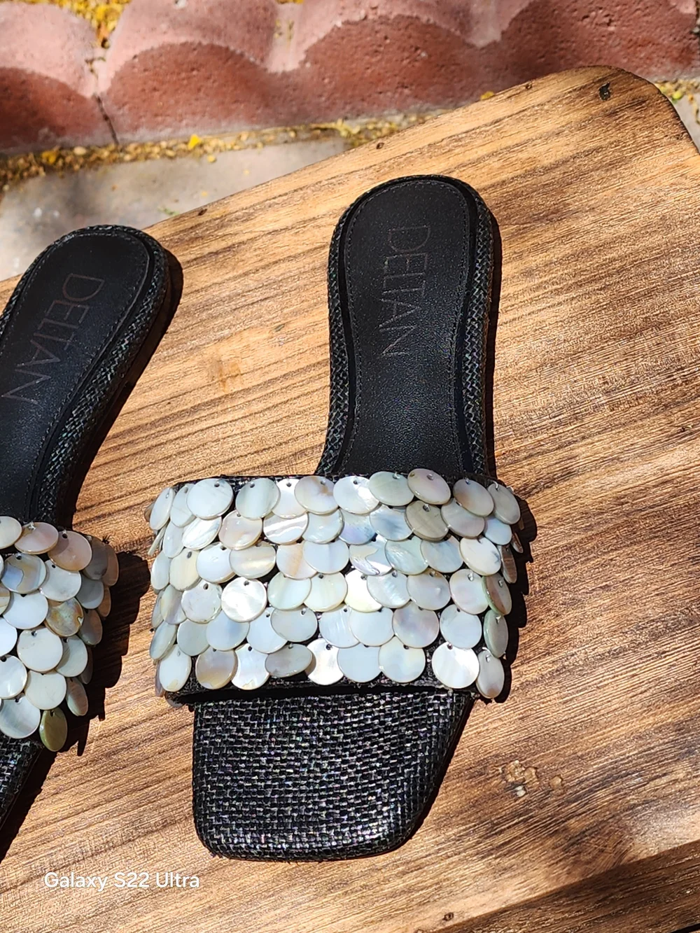 Deltan Women's Flora Black Disc Flat Sandals Size 6